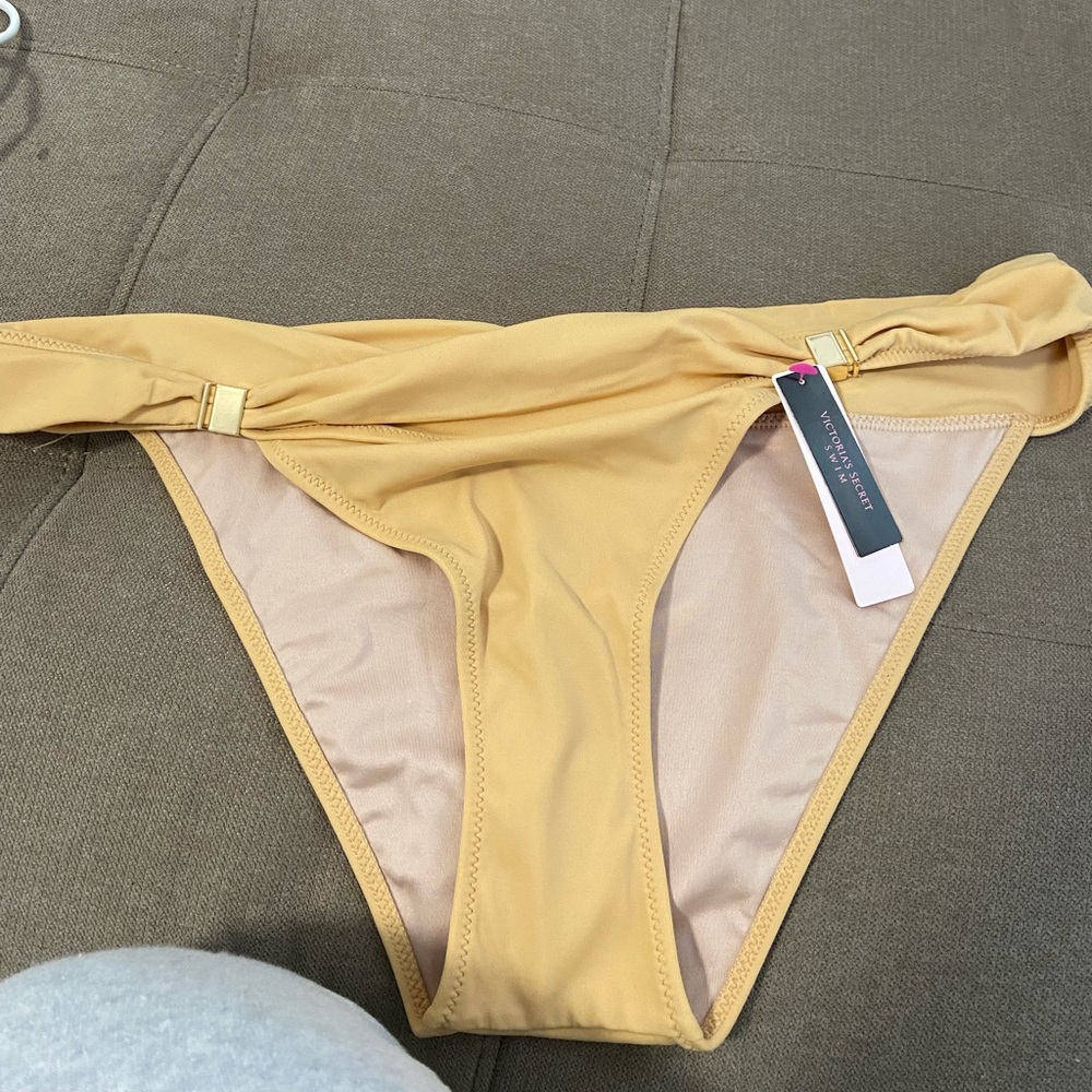 NWT Victoria’s Secret Bikini Bottom